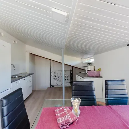 Stanislava Apartment *